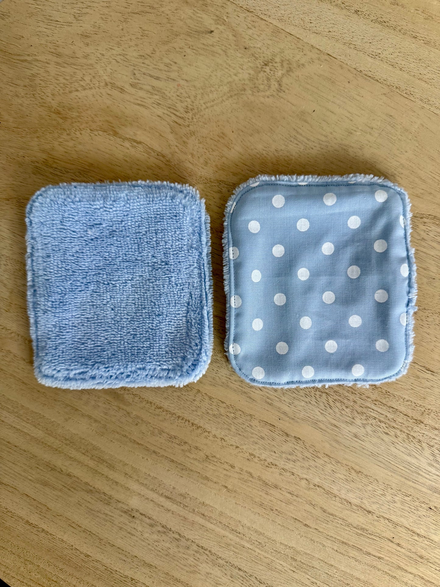 Coton Démaquillant à Pois Bleu